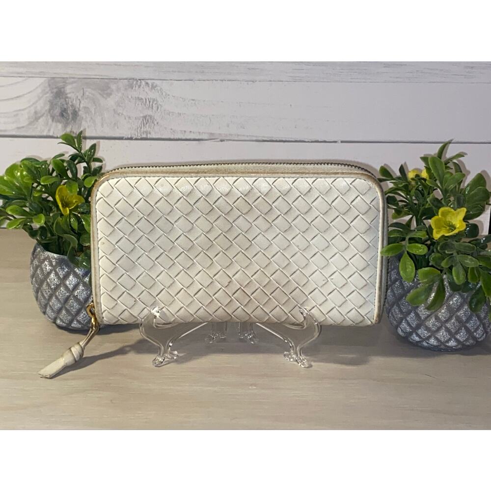 Bottega Veneta Zip Around Wallet Intrecciato Long Bifold Leather White